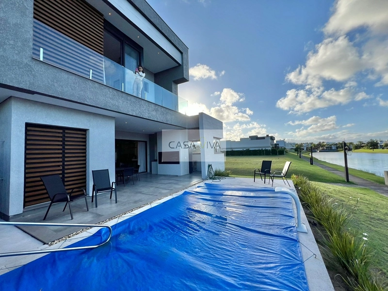 Linda casa em condomínio fechado em Capão: 3ª foto da galeria de imagens do imóvel