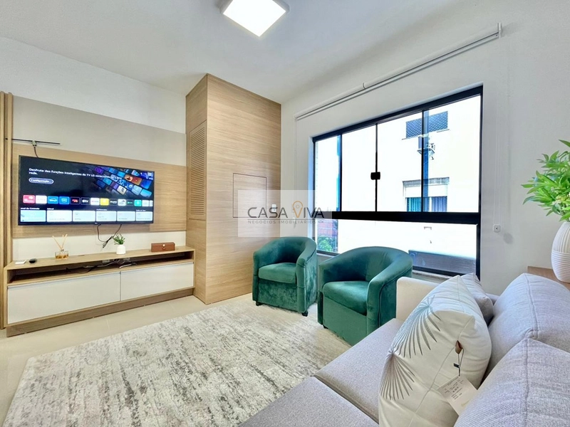Apartamento mobiliado e decorado com excelente orientação solar.: 1ª foto da galeria de imagens do imóvel
