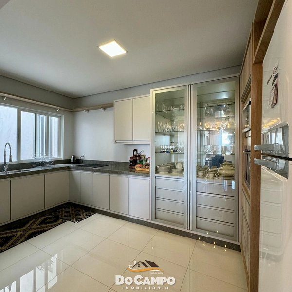 APARTAMENTO À VENDA NO CENTRO COM 3 VAGAS DE GARAGEM: 2ª foto da galeria de imagens do imóvel