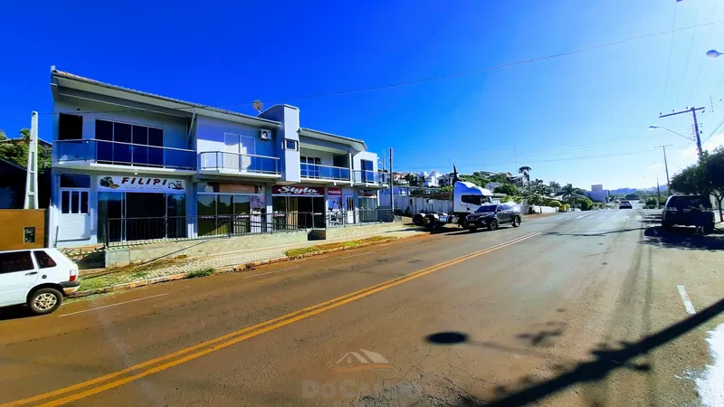 Prédio com 3 apartamento e 3 salas comerciais: 3ª foto da galeria de imagens do imóvel