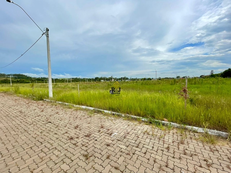 Terreno á Venda: 3ª foto da galeria de imagens do imóvel