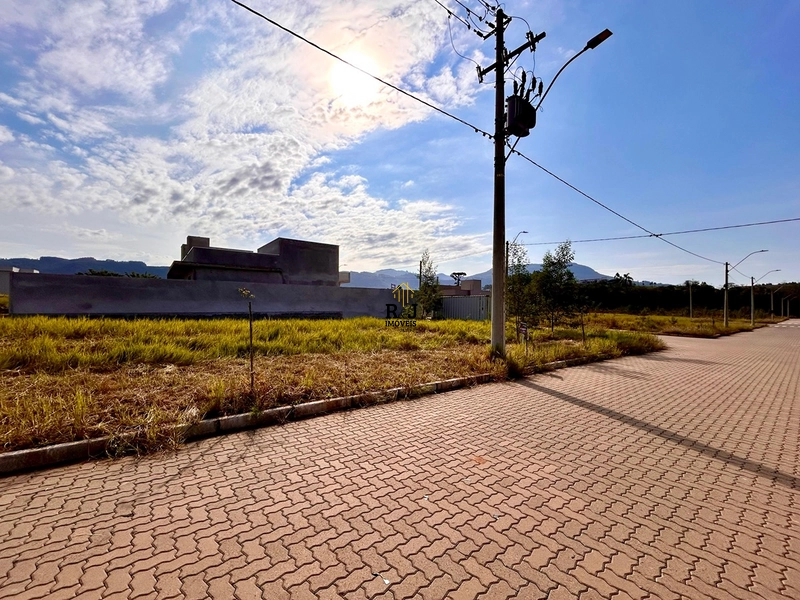 Terreno de esquina no centenário, pronto para construir!!!: 1ª foto da galeria de imagens do imóvel