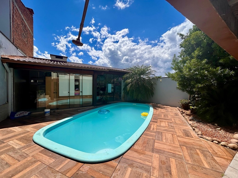 Casa a Venda : 10ª foto da galeria de imagens do imóvel