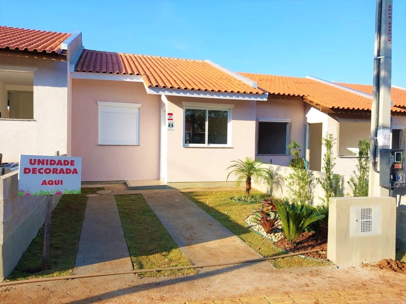 Casa 2 dormitórios no bairro Mato Alto: 1ª foto da galeria de imagens do imóvel