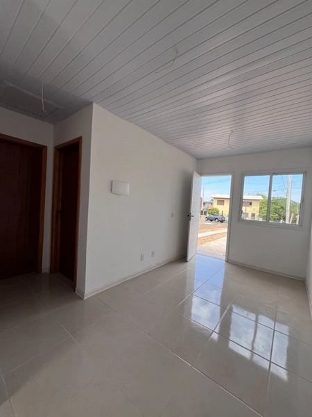 Casa 2 dormitórios: 3ª foto da galeria de imagens do imóvel