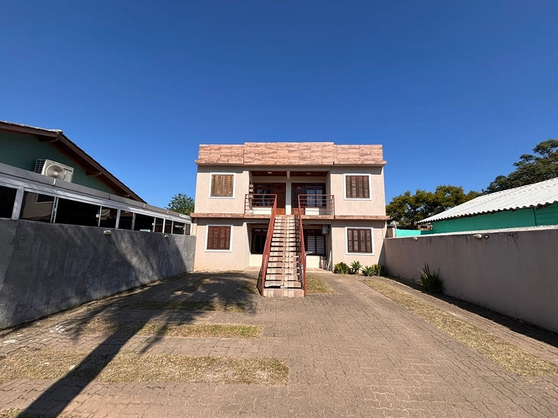 Apartamento térreo com pátio privativo: 1ª foto da galeria de imagens do imóvel