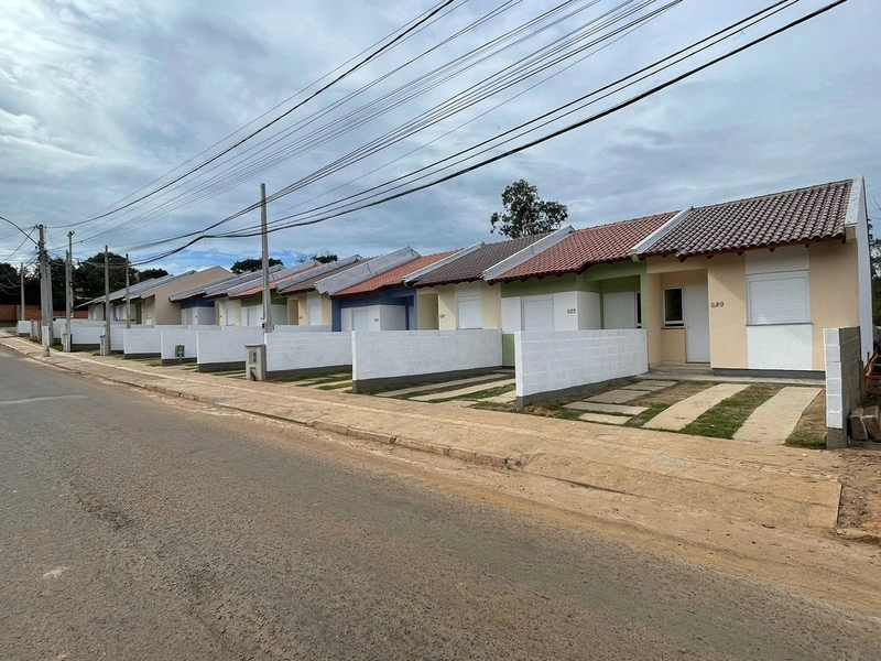 Casa à venda em Gravataí- Parque dos Pioneiros: 2ª foto da galeria de imagens do imóvel