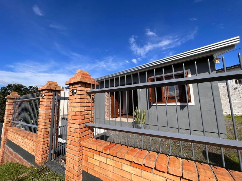 Casa de Esquina 3 Dormitórios em Gravatai, no Bairro Bom Princípio: 2ª foto da galeria de imagens do imóvel