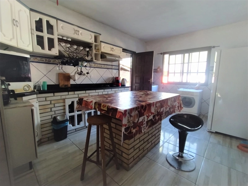 Três casas no mesmo terreno no Jardim Betânia: 3ª foto da galeria de imagens do imóvel