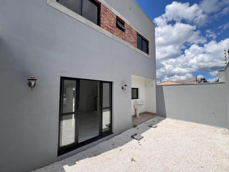 Sobrado moderno em condomínio, conforto e ótima localização!: 16ª foto da galeria de imagens do imóvel