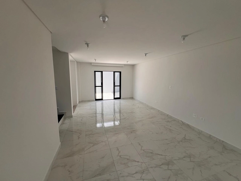 Sobrado moderno em condomínio, conforto e ótima localização!: 3ª foto da galeria de imagens do imóvel