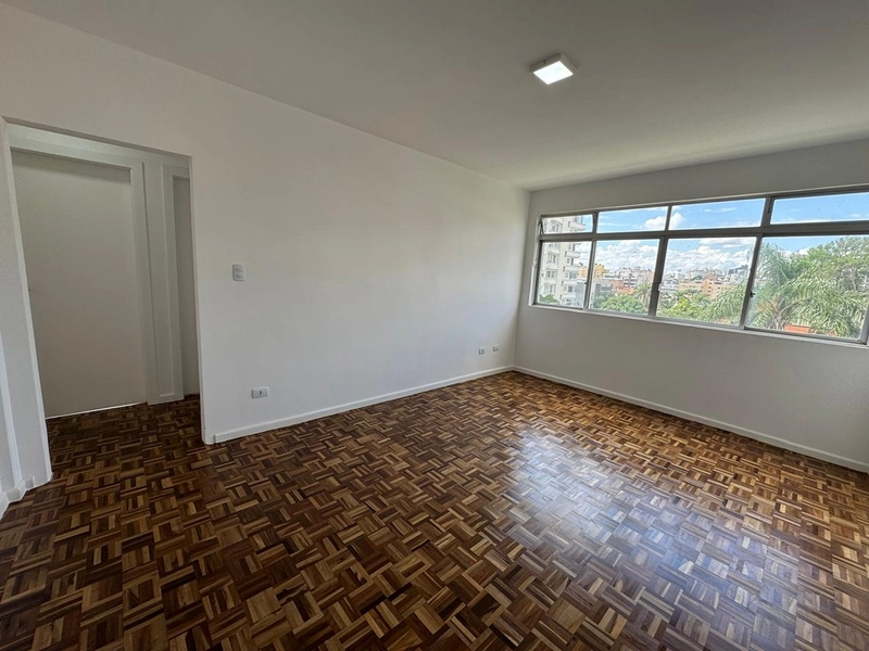 APARTAMENTO ESPAÇOSO VILA IZABEL CURITIBA: 3ª foto da galeria de imagens do imóvel