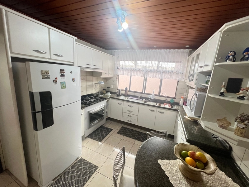 Casa ampla no centro de Campo Largo com quintal e churrasqueira!: 8ª foto da galeria de imagens do imóvel