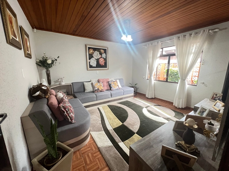 Casa ampla no centro de Campo Largo com quintal e churrasqueira!: 11ª foto da galeria de imagens do imóvel