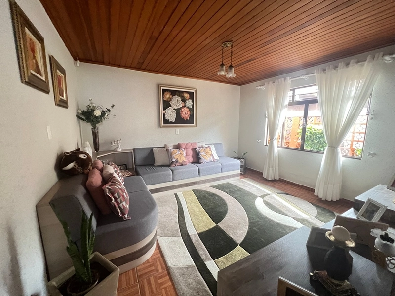 Casa ampla no centro de Campo Largo com quintal e churrasqueira!: 10ª foto da galeria de imagens do imóvel