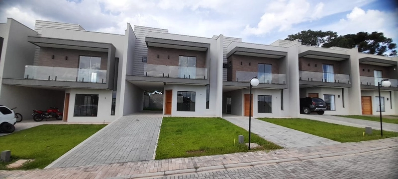 Sobrado de Alto Padrão a 5 Min do Centro – Entrada Parcelada e FGTS!: 2ª foto da galeria de imagens do imóvel