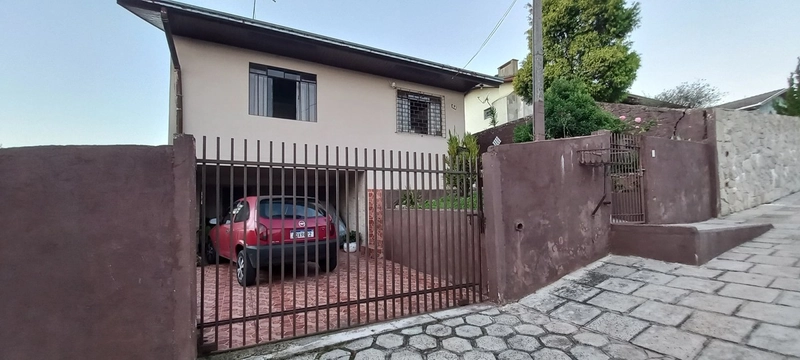 Casa com Amplo Terreno de esquina e Potencial Comercial Campo Largo!: 5ª foto da galeria de imagens do imóvel