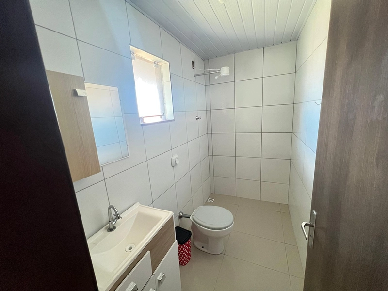 Casa à venda com piscina a poucos metros da praia!: 12ª foto da galeria de imagens do imóvel