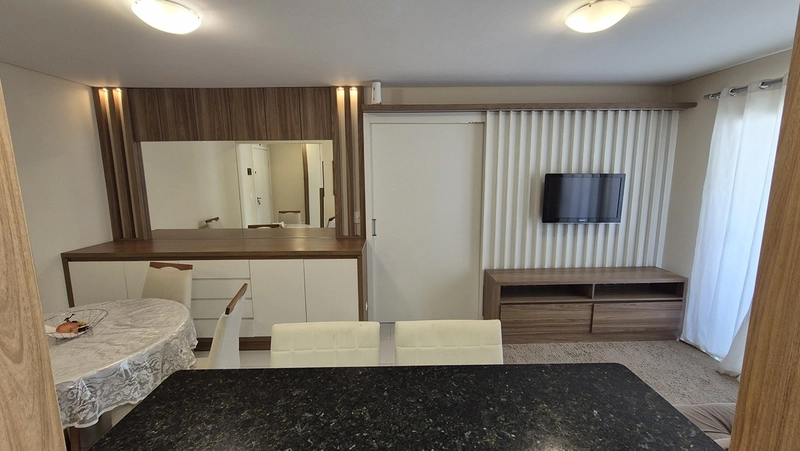 APARTAMENTO DO LADO DO PARQUE, CENTRO DA CIDADE: 2ª foto da galeria de imagens do imóvel