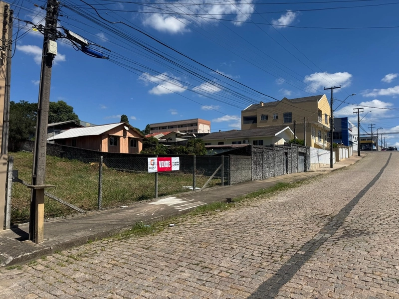 Terreno à venda na Vila Solene: localização central e topografia ideal: 3ª foto da galeria de imagens do imóvel
