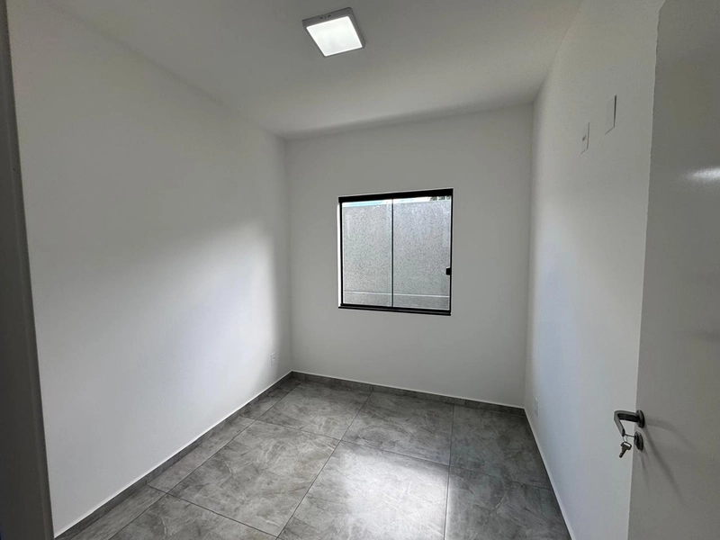 Casa nova, moderna e com quintal amplo esperando por você!: 11ª foto da galeria de imagens do imóvel