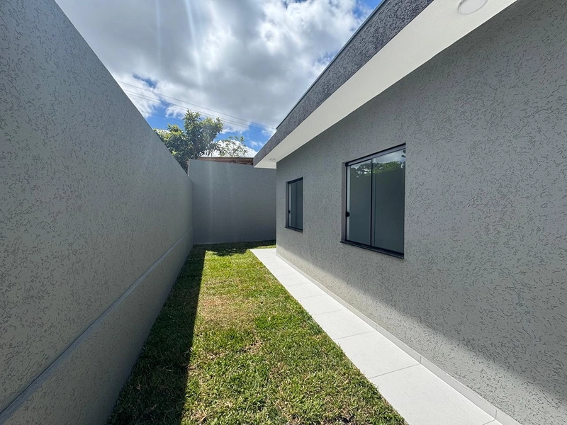 Casa nova, moderna e com quintal amplo esperando por você!: 16ª foto da galeria de imagens do imóvel