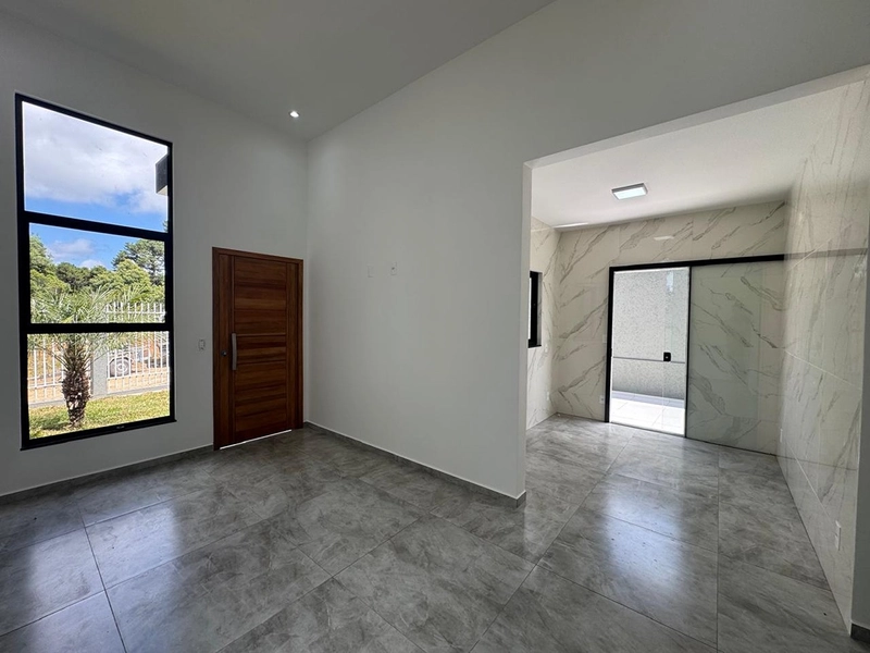 Casa nova, moderna e com quintal amplo esperando por você!: 8ª foto da galeria de imagens do imóvel