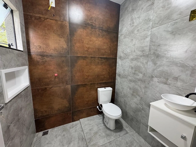 Casa nova, moderna e com quintal amplo esperando por você!: 14ª foto da galeria de imagens do imóvel