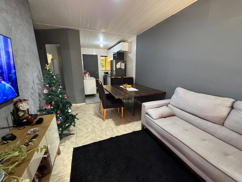 CASA COM ESPAÇO DE TERRENO - ACEITA FINANCIAMENTO: 4ª foto da galeria de imagens do imóvel