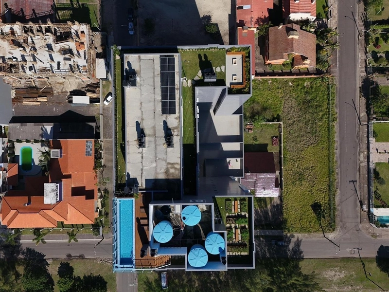 APTO COM TERRAÇO 1 QUADRA DO MAR: 6ª foto da galeria de imagens do imóvel