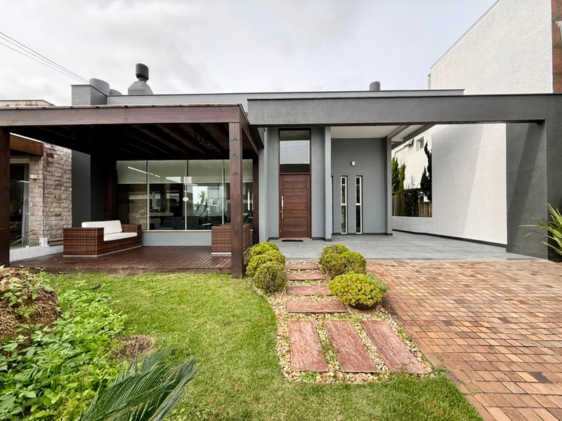 CASA TÉRREA, 03 SUÍTES, ÓTIMA LOCALIZAÇÃO NO CONDADO DE CAPÃO!: 2ª foto da galeria de imagens do imóvel