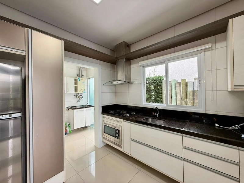 CASA TÉRREA, 03 SUÍTES, ÓTIMA LOCALIZAÇÃO NO CONDADO DE CAPÃO!: 11ª foto da galeria de imagens do imóvel