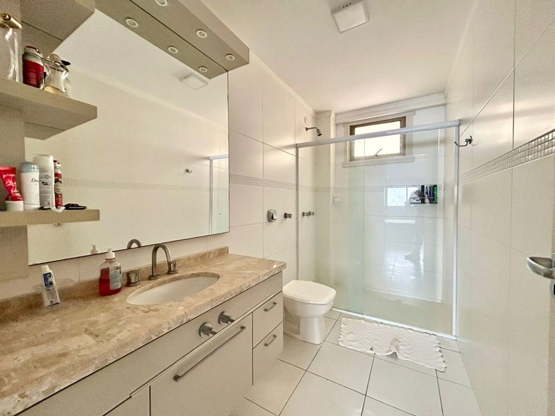 APARTAMENTO  COM VISTA ETERNA PARA O MAR: 18ª foto da galeria de imagens do imóvel