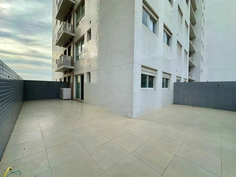 APARTAMENTO À VENDA  COM TERRAÇO AMPLO: 3ª foto da galeria de imagens do imóvel