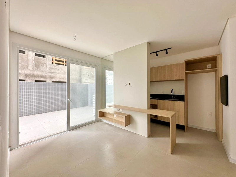 APARTAMENTO À VENDA  COM TERRAÇO AMPLO: 1ª foto da galeria de imagens do imóvel