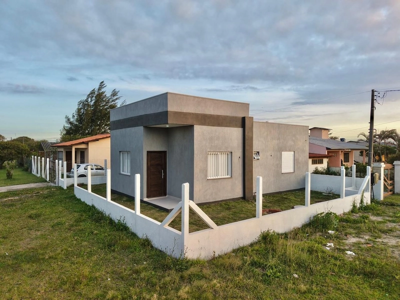 CASA DE ESQUINA EM 50X: 1ª foto da galeria de imagens do imóvel