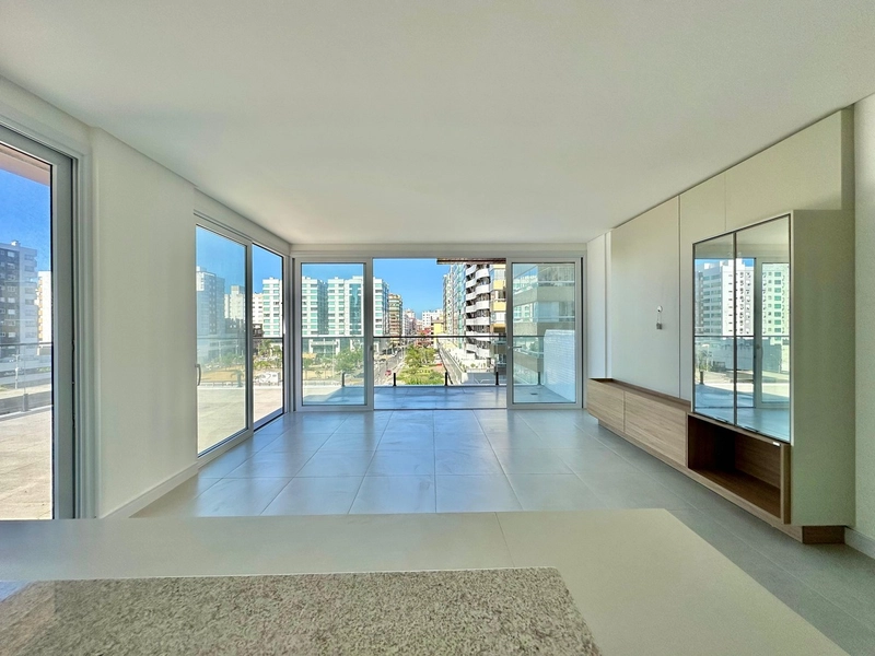 APARTAMENTO À VENDA  COM TERRAÇO, INFRA INCRÍVEL E VISTA PARA PRAÇA: 3ª foto da galeria de imagens do imóvel
