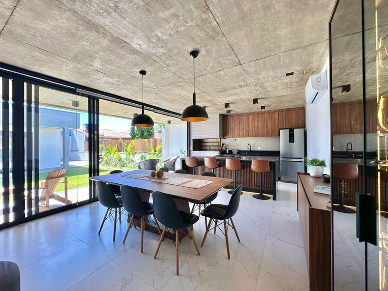 Casa retrofit mobiliada e decorada a poucos metros do mar no Centro de: 12ª foto da galeria de imagens do imóvel