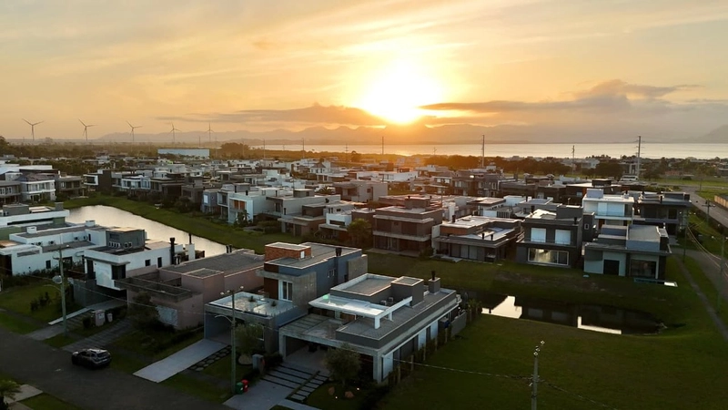 CASA TERREA BEIRA LAGO EM CONDOMINIO DE LUXO!!!: 24ª foto da galeria de imagens do imóvel