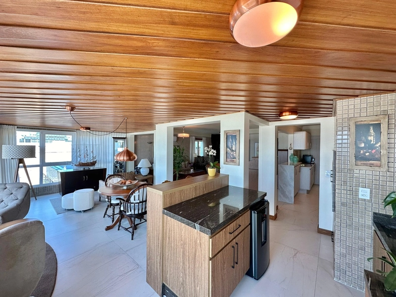 APARTAMENTO À VENDA COM VISTA PARA MAR, APENAS UM APTO POR ANDAR: 9ª foto da galeria de imagens do imóvel