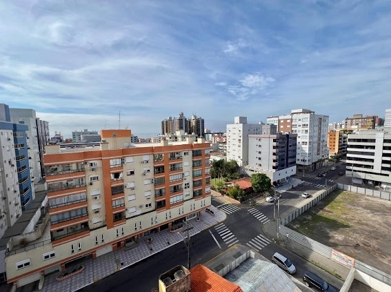 AMPLO APARTAMENTO NO CORAÇÃO DE CAPÃO DA CANOA: 2ª foto da galeria de imagens do imóvel