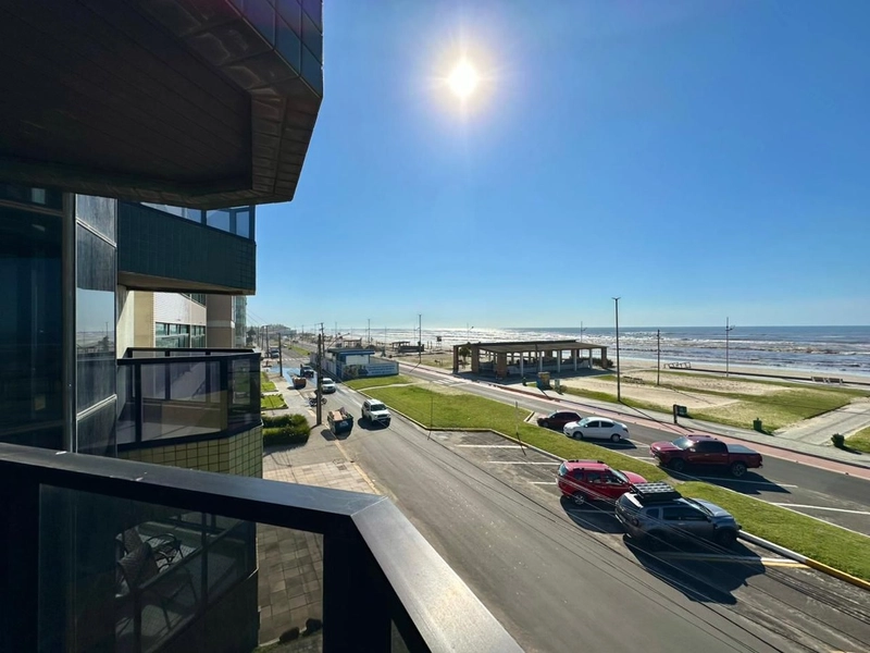 APARTAMENTO COM SACADA DE FRENTE MAR: 6ª foto da galeria de imagens do imóvel