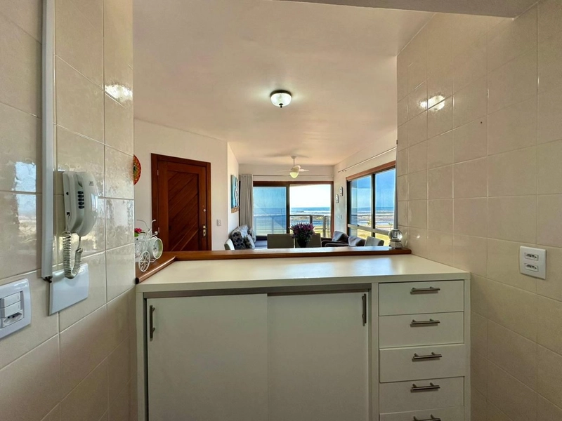 APARTAMENTO COM SACADA DE FRENTE MAR: 12ª foto da galeria de imagens do imóvel