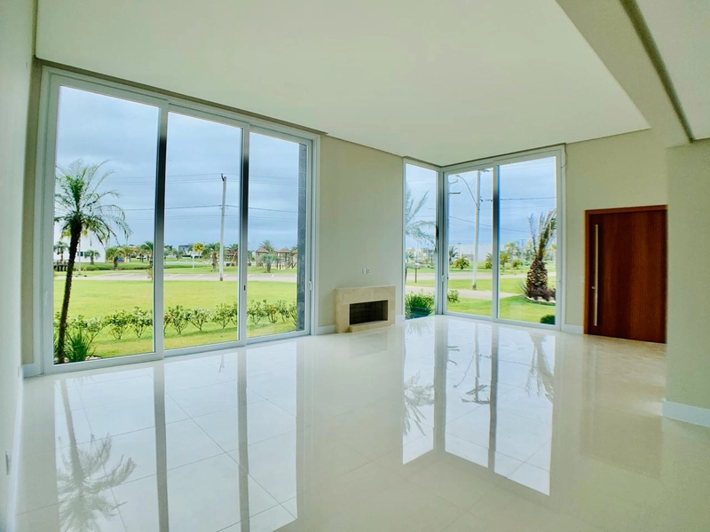 ALTO PADRÃO EM CONDOMÍNIO COM INFRAESTRUTURA COMPLETA!!: 2ª foto da galeria de imagens do imóvel