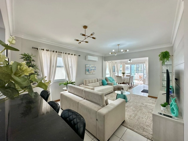 APARTAMENTO À VENDA MOBILIADO E DECORADO COM TERRAÇO LESTE E NORTE: 4ª foto da galeria de imagens do imóvel