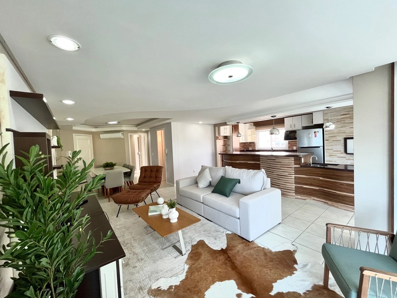 Apartamento com 3 dormitórios no centro da cidade: 2ª foto da galeria de imagens do imóvel