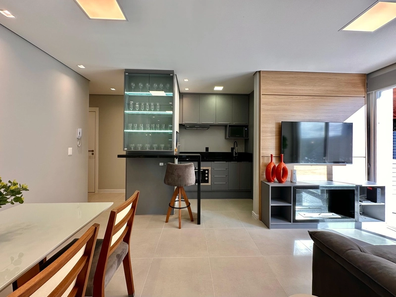 APARTAMENTO Á VENDA NO BAIRRO NAVEGANTES, PRÓXIMO DO MAR: 8ª foto da galeria de imagens do imóvel