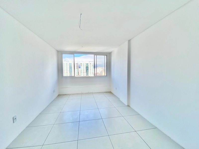OPORTUNIDADE Á APENAS 3 QUADRAS DO MAR, DE FRENTE PARA A PRAÇA.: 3ª foto da galeria de imagens do imóvel
