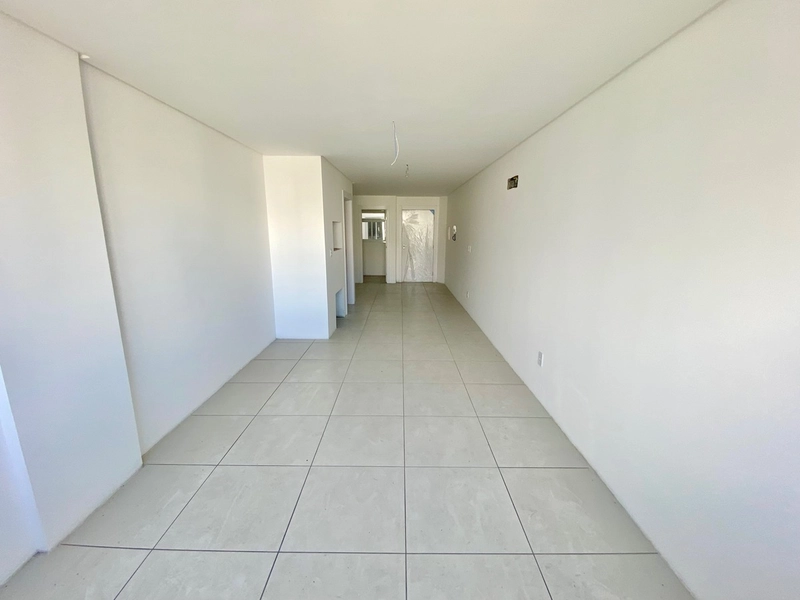 OPORTUNIDADE Á APENAS 3 QUADRAS DO MAR, DE FRENTE PARA A PRAÇA.: 4ª foto da galeria de imagens do imóvel
