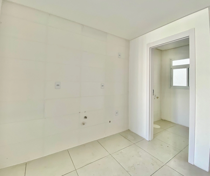 OPORTUNIDADE Á APENAS 3 QUADRAS DO MAR, DE FRENTE PARA A PRAÇA.: 9ª foto da galeria de imagens do imóvel
